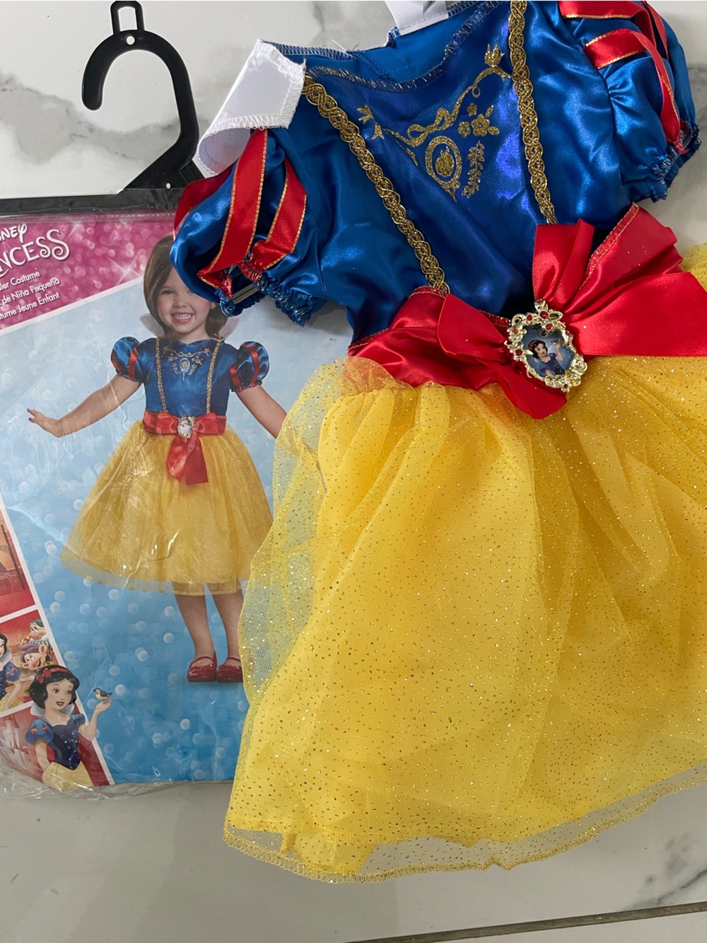 NEW! Official Disney  Princess  Snow White costume
